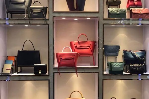 Common Benefits of Buying Wholesale Designer Handbags