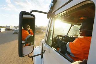 South Africa: Court rules Zimbabwe truckers with valid permits cannot be fired